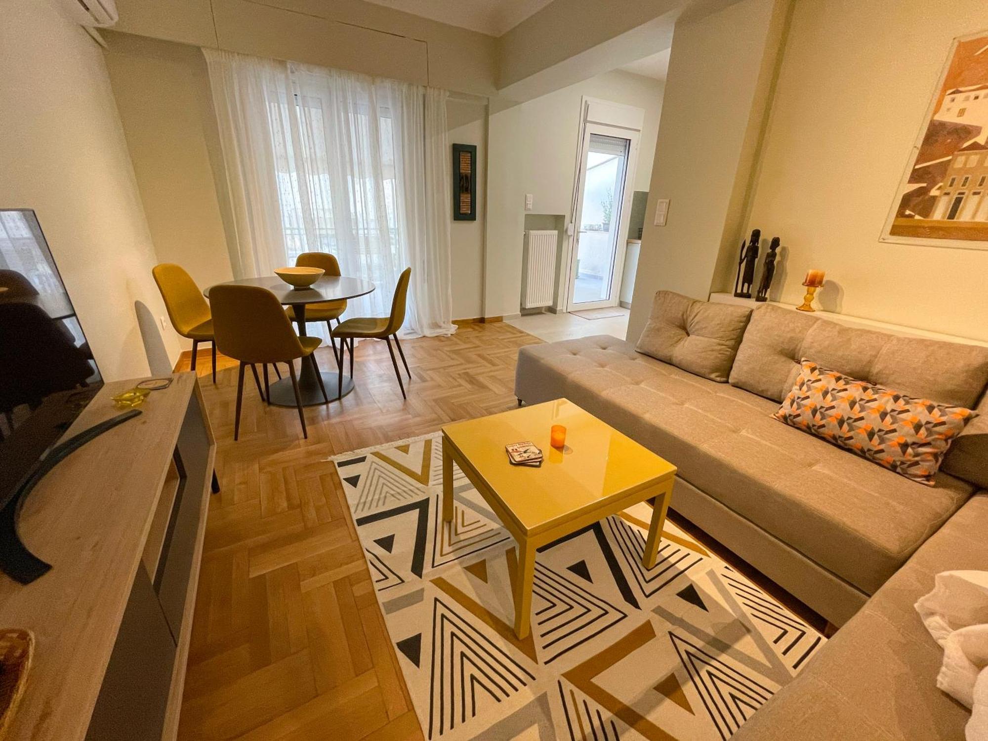 Iris Apartment *